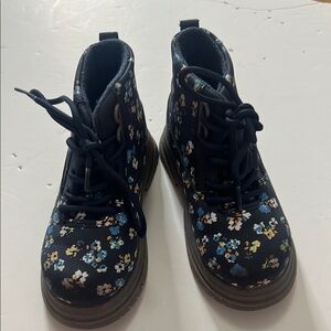 OshKosh B'gosh girls Estell ankle‎  Floral Boots size 8M